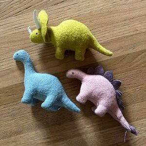 Olli + Ella Holdie Folk Dinosaurs